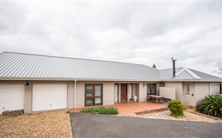 3 Bedroom House in Die Wingerd