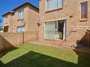 2 Bed Duplex in Heuwelsig Estate