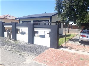 2 Bed House in Lethlabile