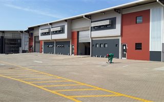 685 m² Industrial space in Cornubia
