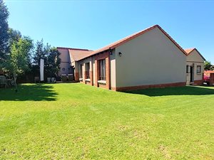 3 Bedroom Townhouse in Rietvlei Ridge Country Estate