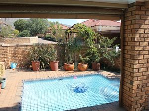 3 Bed Townhouse in Pinehaven