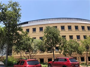 376 m² Commercial space in Woodmead