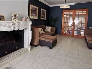 4 Bed House in Constantia Park
