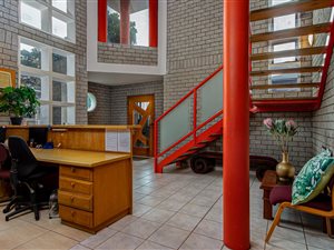464 m² Commercial space in Gordons Bay Central