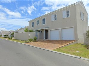 4 Bed House in Pinehurst