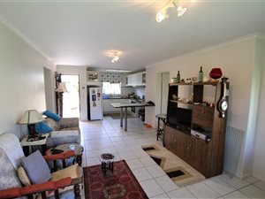2 Bed Apartment in Seaside Longships