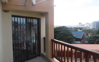 3 Bedroom Apartment in Boland Park