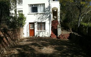 6 Bedroom House in West Hill