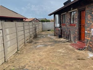 3 Bed House in Etwatwa