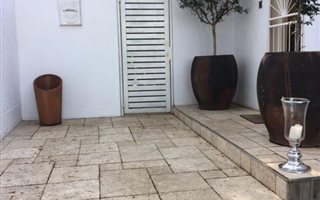3 Bedroom House in Parktown North