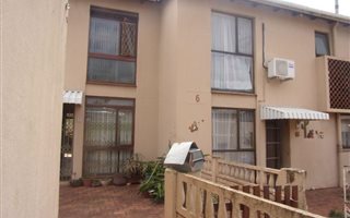 3 Bedroom Duplex in Woodhaven