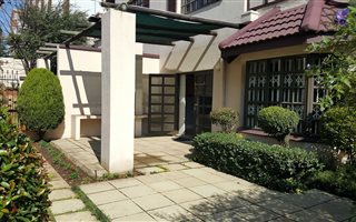 Commercial space in Bedford Gardens