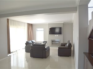 5 Bed House in Glen Gariff