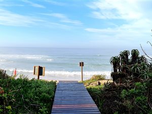 995 m² Land available in Outeniqua Strand