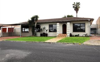 3 Bedroom House in Arauna