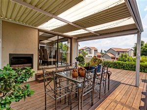 3 Bedroom Townhouse in Eagle Canyon Golf Estate