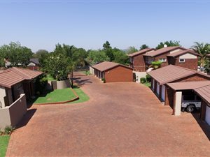 3 Bed Townhouse in Highway Gardens