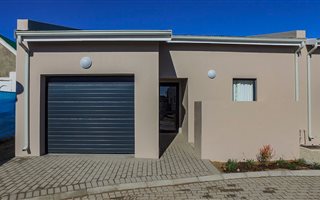 1 Bedroom House in Velddrif