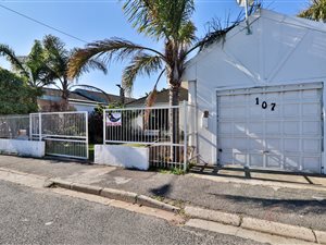 3 Bed House in Strand North