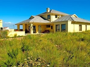 4 Bed House in Pezula Golf Estate