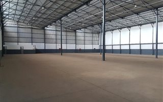1800 m² Industrial space in Isandovale