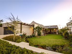 3 Bed House in Kelderhof Country Village