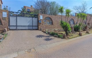 5 Bedroom House in Meyersdal
