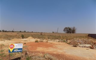 800 m² Land available in Carletonville