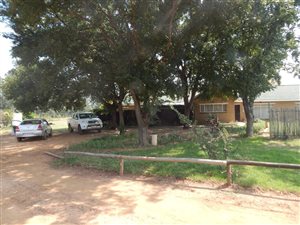 6 Bed House in Buyscelia