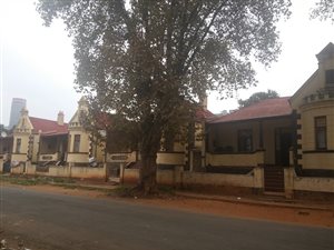 15 Bed House in Bertrams