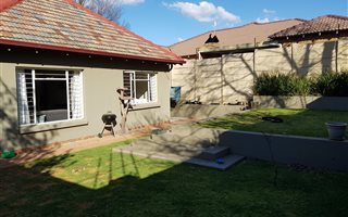 2 Bedroom Garden Cottage in Risidale