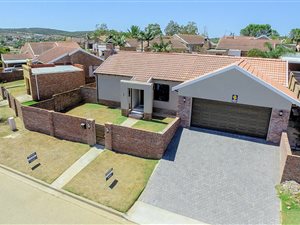 3 Bed House in Strelitzia Park