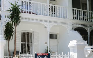 2 Bedroom House in Vredehoek