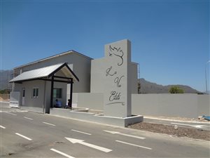 1 Bedroom Apartment in Klein Parys