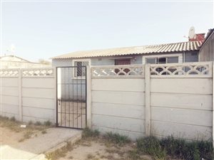 2 Bedroom House in Bonteheuwel