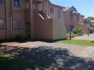 2 Bed Apartment in Lakefield