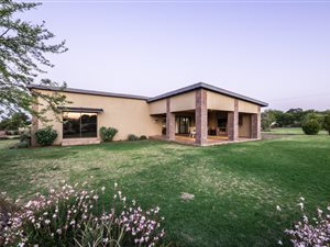 3 Bedroom House in Blue Saddle Ranches
