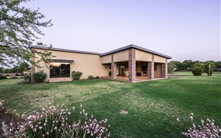 3 Bedroom House in Blue Saddle Ranches