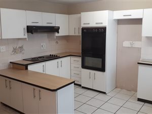 3 Bed House in Newlands West