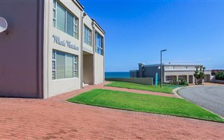 6 Bedroom House in Yzerfontein
