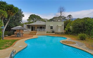 5 Bedroom House in Constantia Upper
