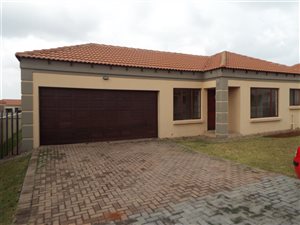 3 Bed Townhouse in Jackaroo Park