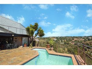4 Bed House in Kloofendal