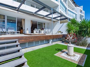 3 Bed Apartment in Mouille Point