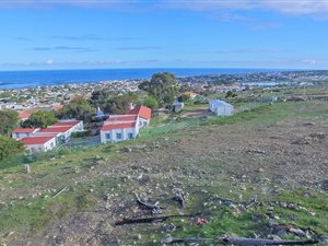 1022 m² Land available in Berghof