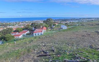 1022 m² Land available in Onrus