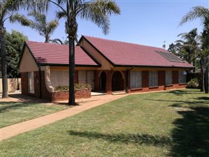 3 Bed House in Clayville East