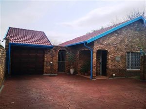 3 Bed House in Zwartkop