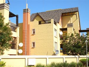 2 Bed Apartment in Clubview